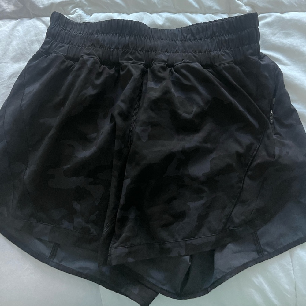Lululemon track that short in camo size 6